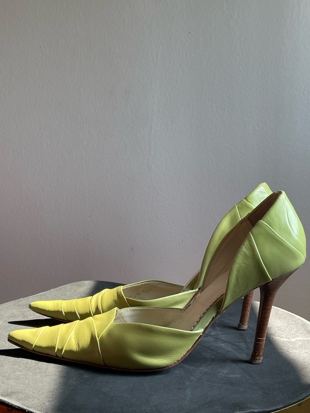 Vintage Lime Green Narrow Pointed-Toe Leather Pumps